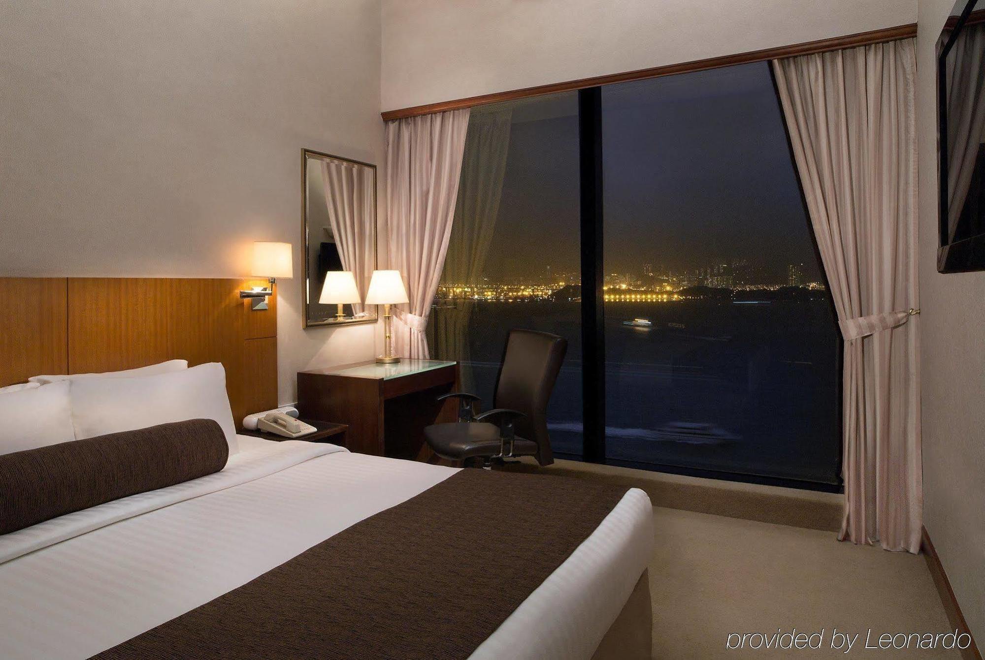 Island Pacific Hotel Hong Kong Dış mekan fotoğraf